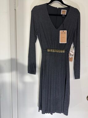 Nue by Shani Charcoal Long-Sleeve V-Neck Dress with Gold Waist Accent Size 12